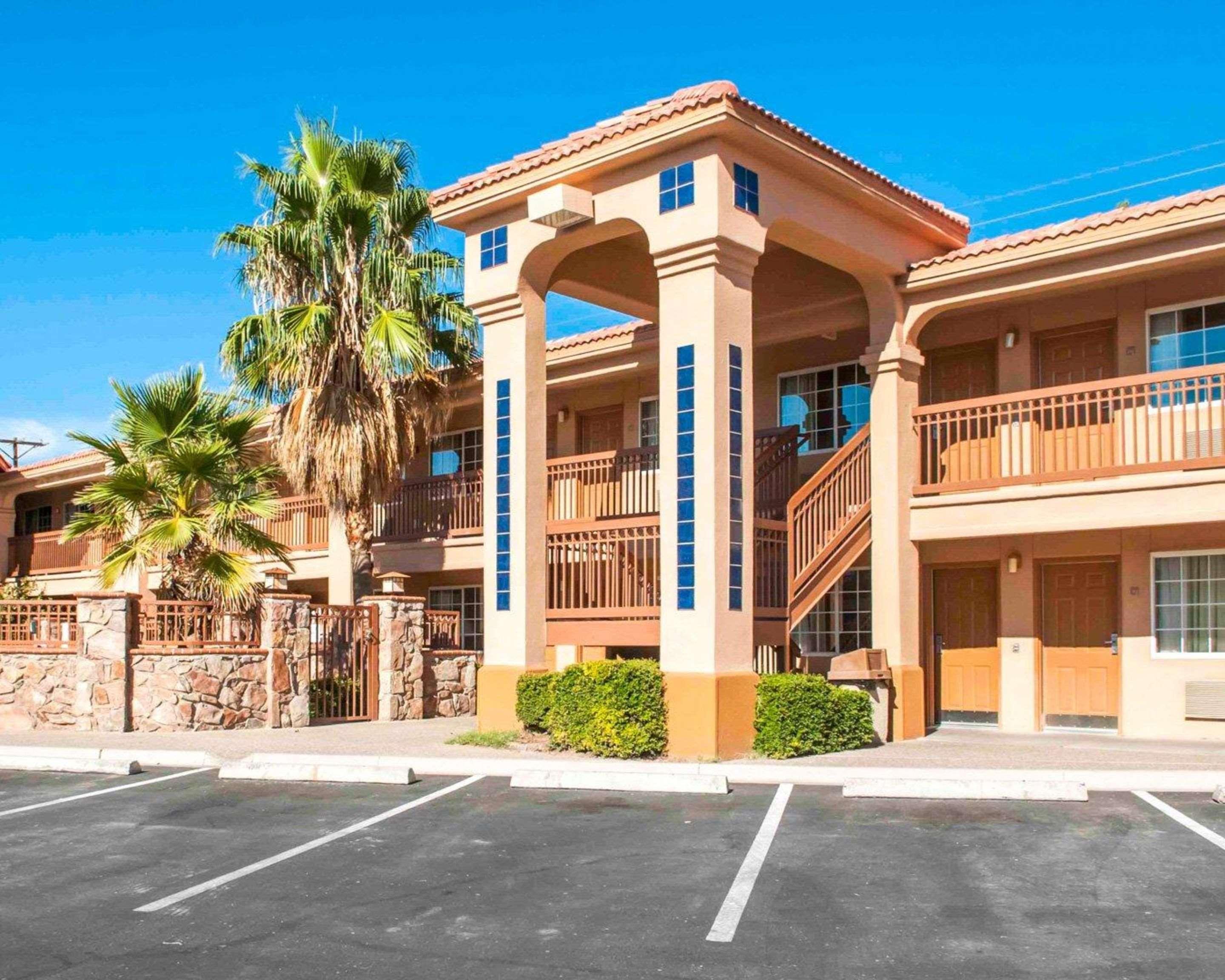 Quality Inn & Suites Las Cruces - University Area Екстериор снимка