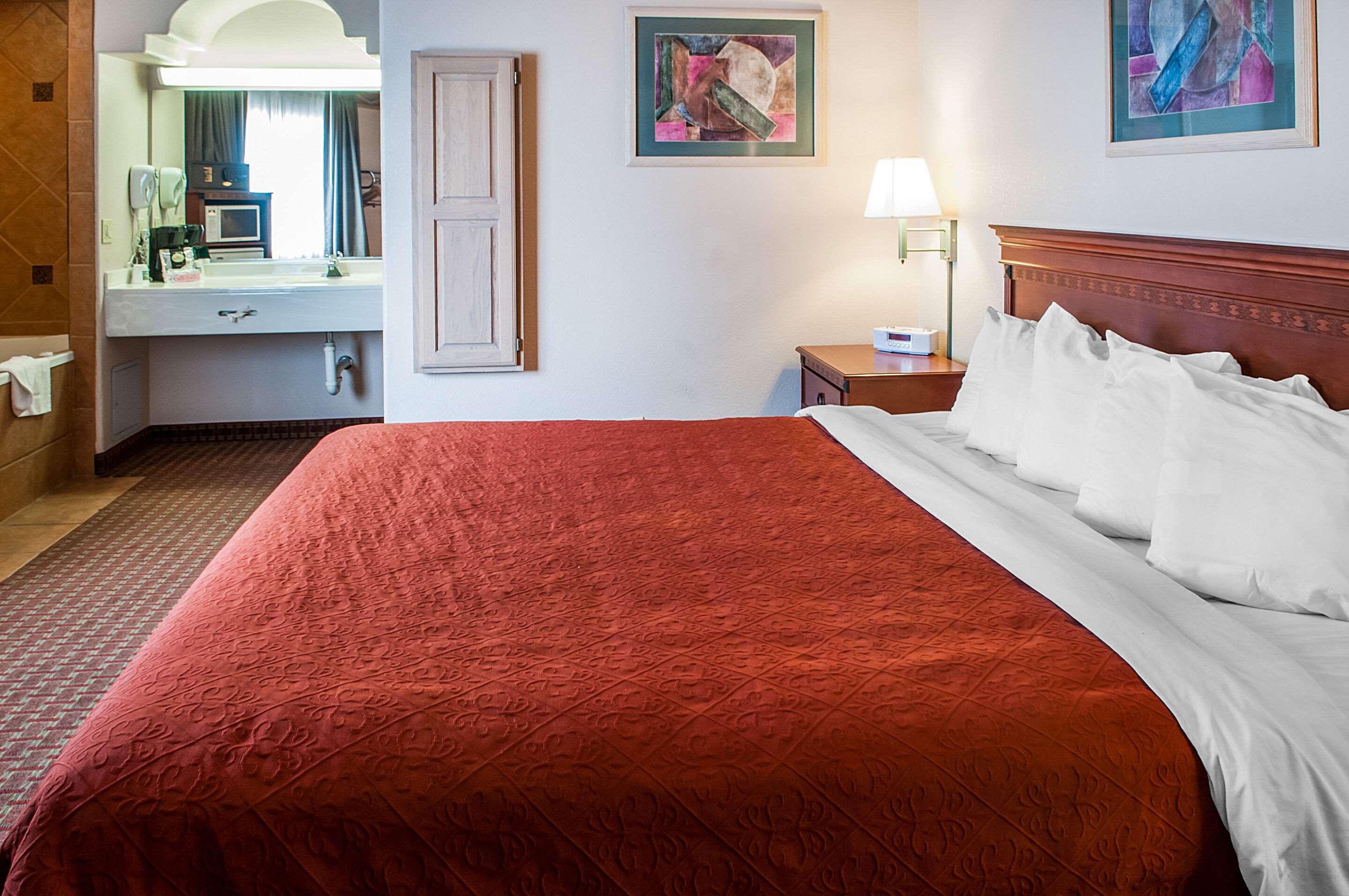 Quality Inn & Suites Las Cruces - University Area Екстериор снимка