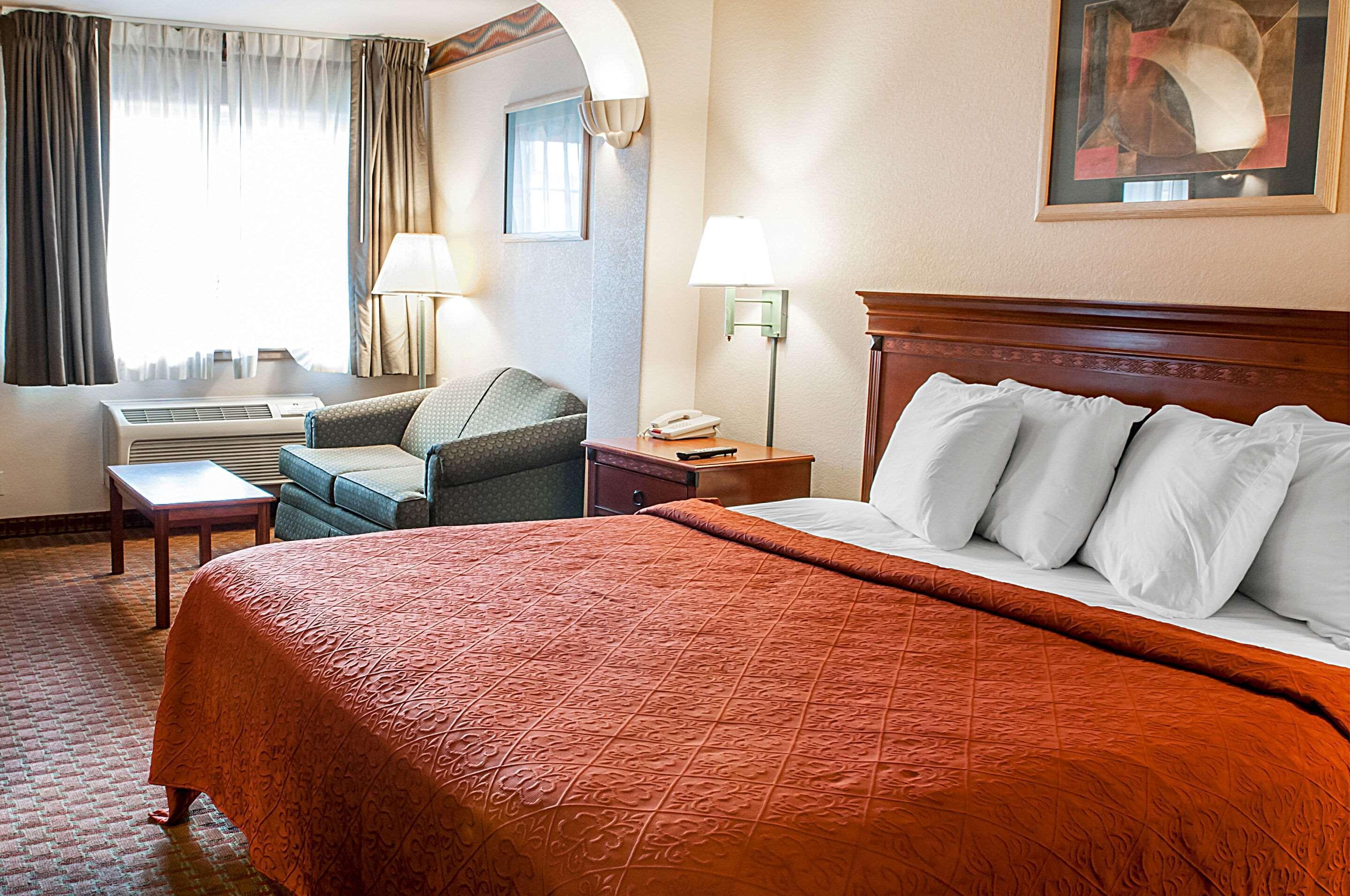 Quality Inn & Suites Las Cruces - University Area Екстериор снимка