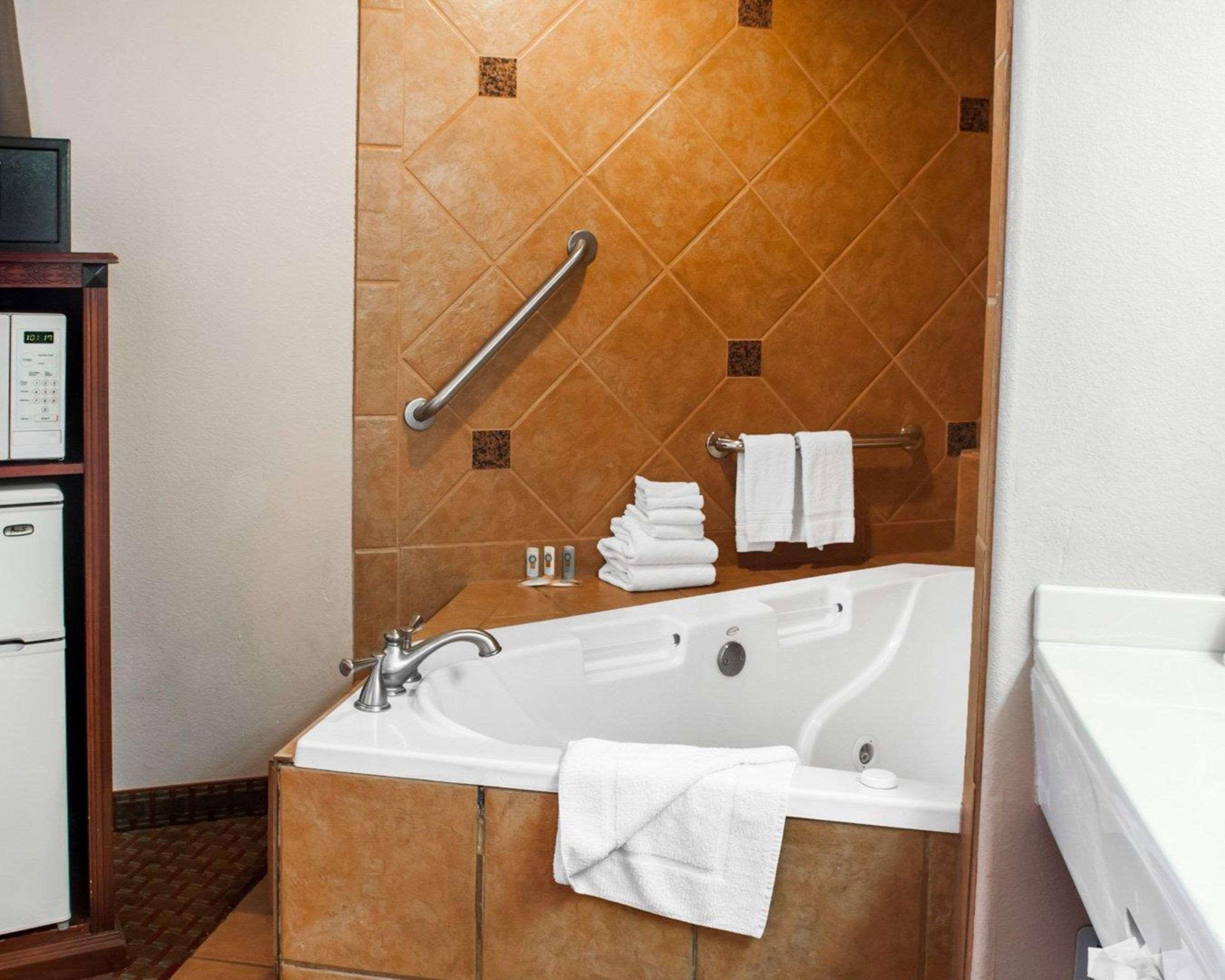 Quality Inn & Suites Las Cruces - University Area Екстериор снимка