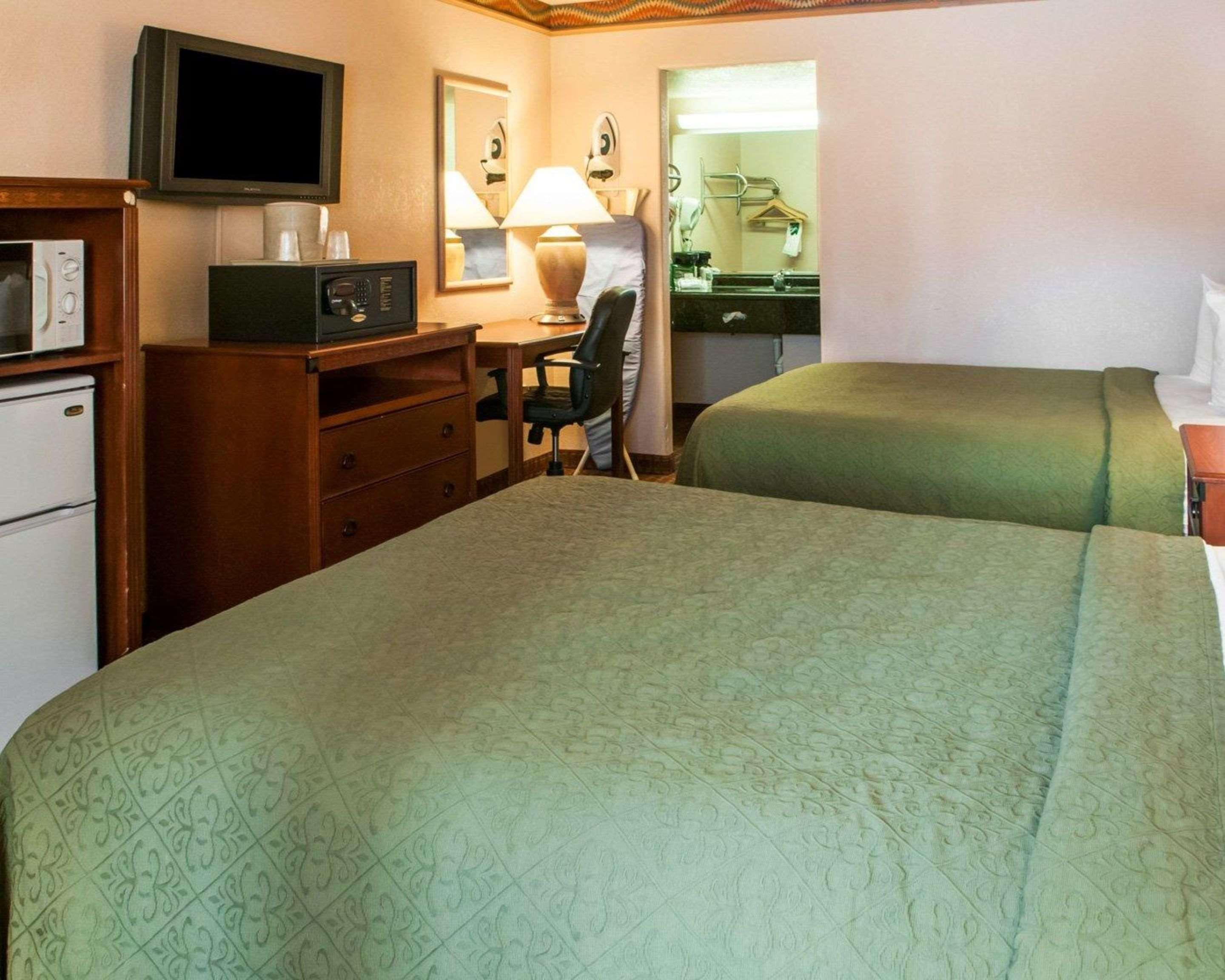Quality Inn & Suites Las Cruces - University Area Екстериор снимка