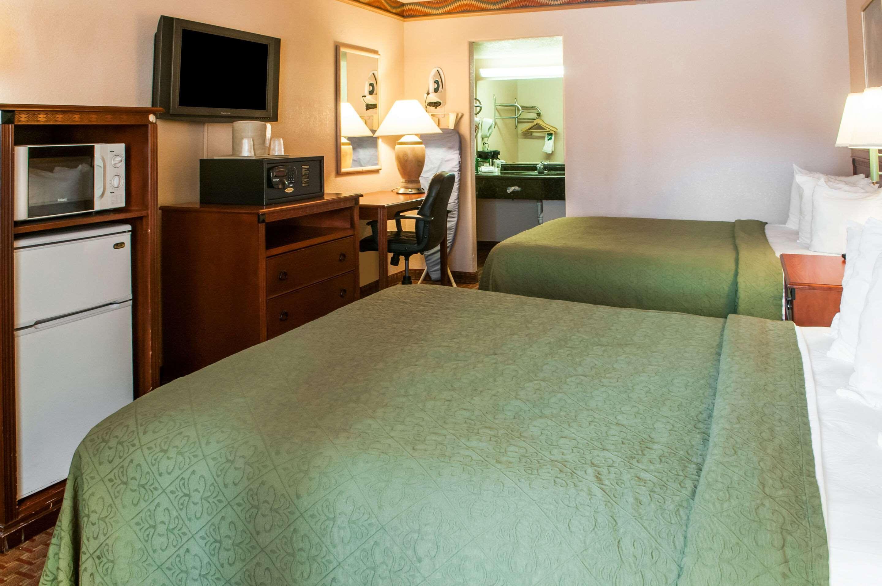 Quality Inn & Suites Las Cruces - University Area Екстериор снимка
