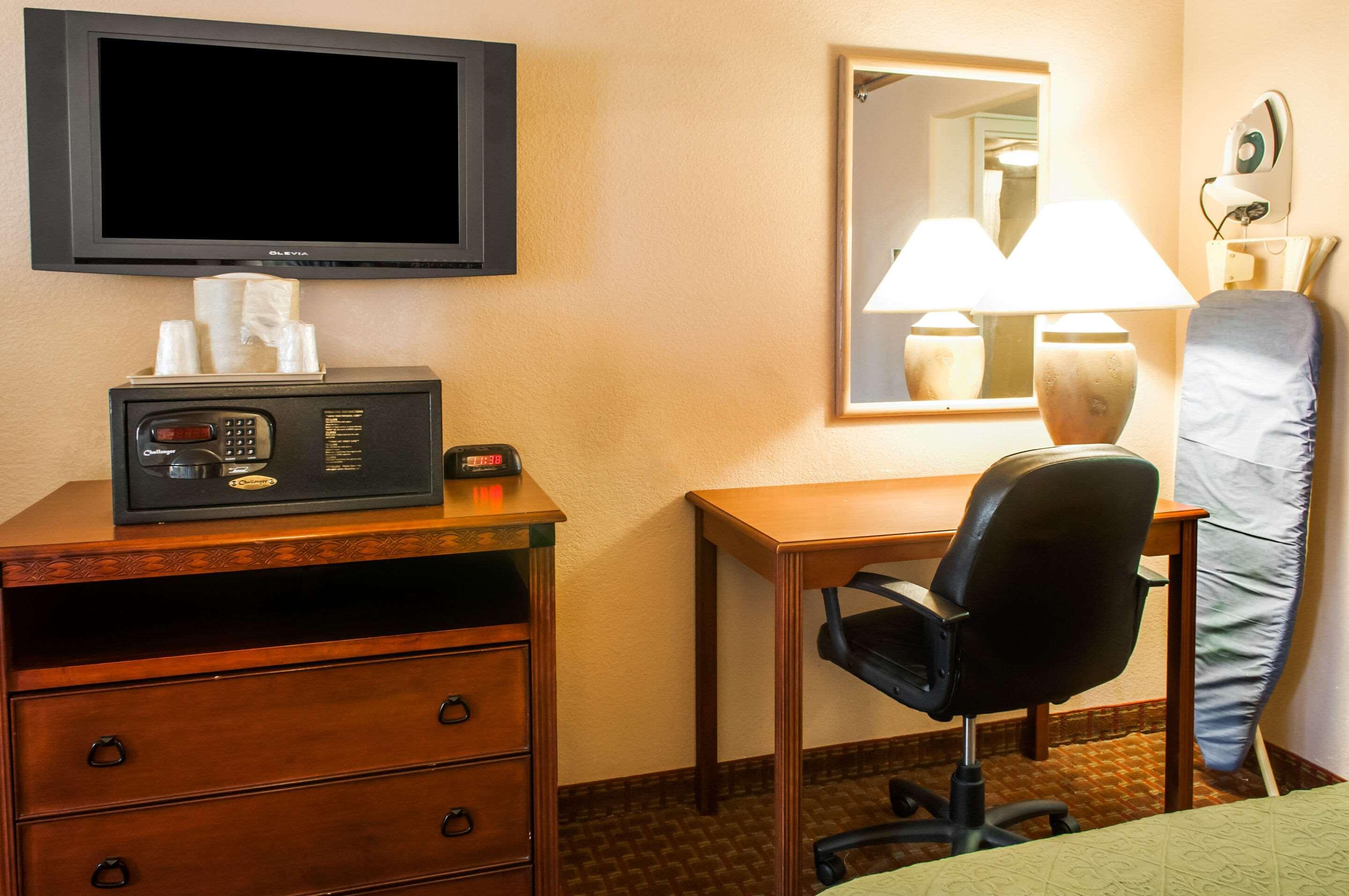 Quality Inn & Suites Las Cruces - University Area Екстериор снимка