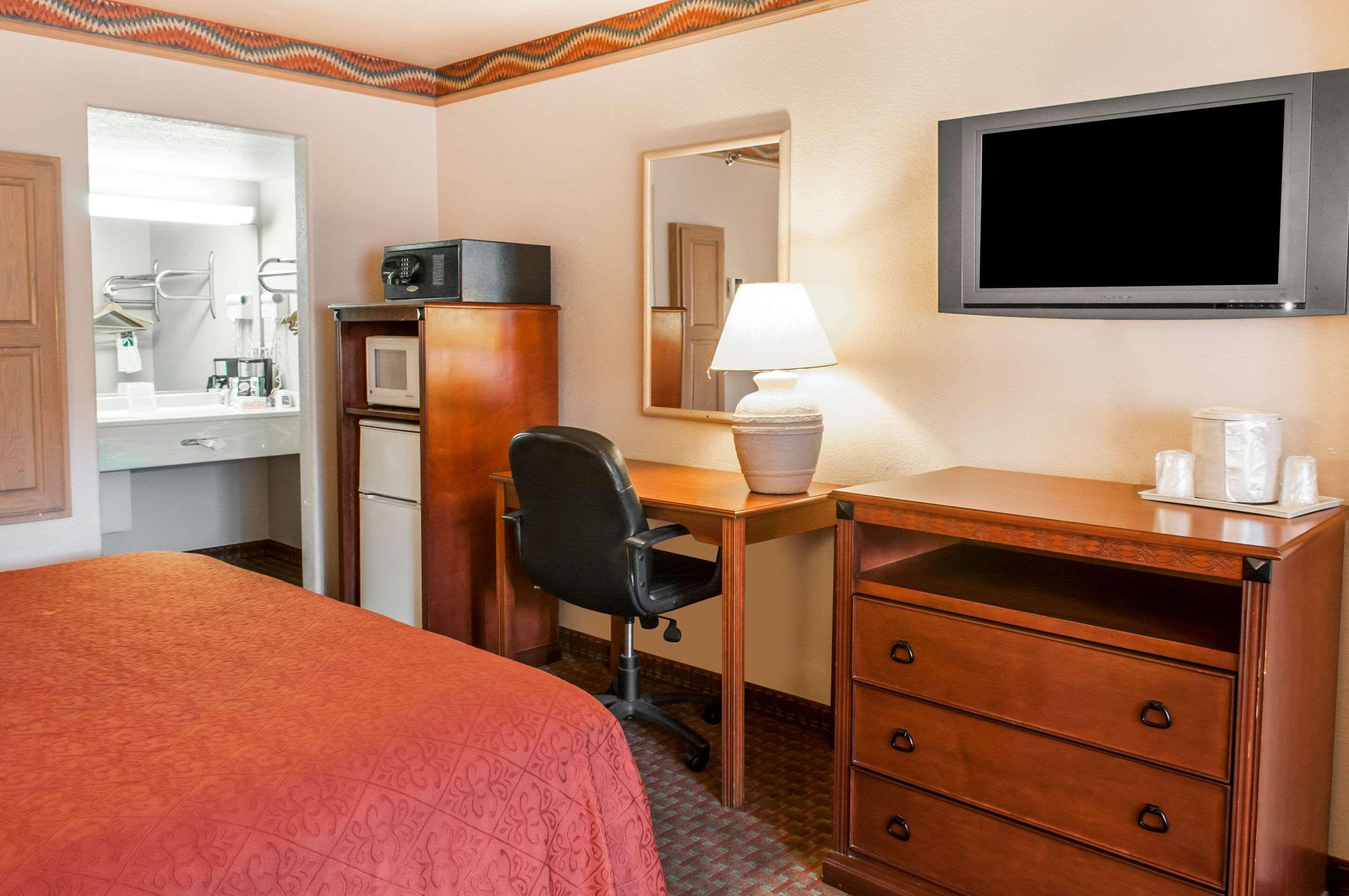 Quality Inn & Suites Las Cruces - University Area Екстериор снимка