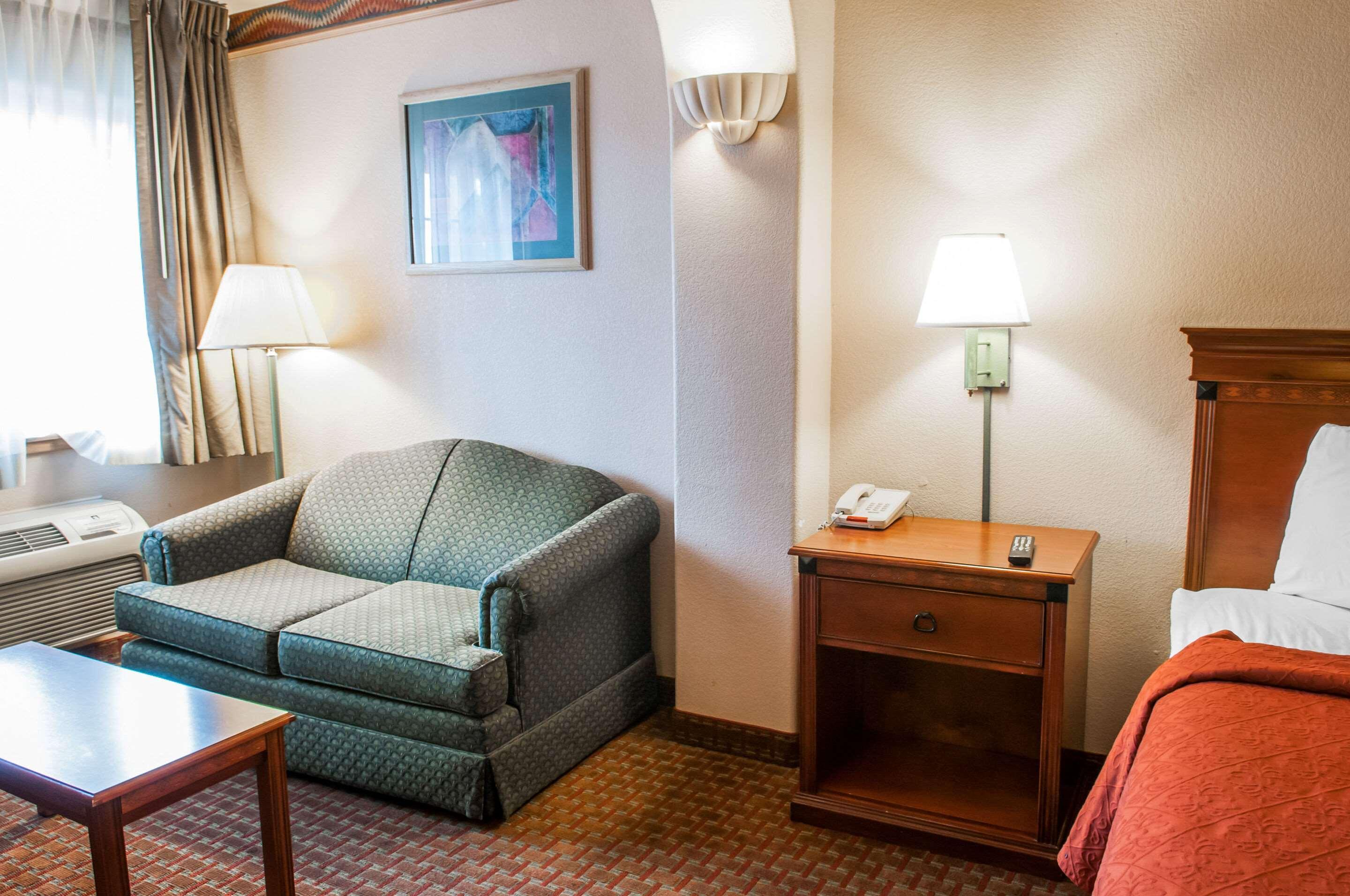 Quality Inn & Suites Las Cruces - University Area Екстериор снимка