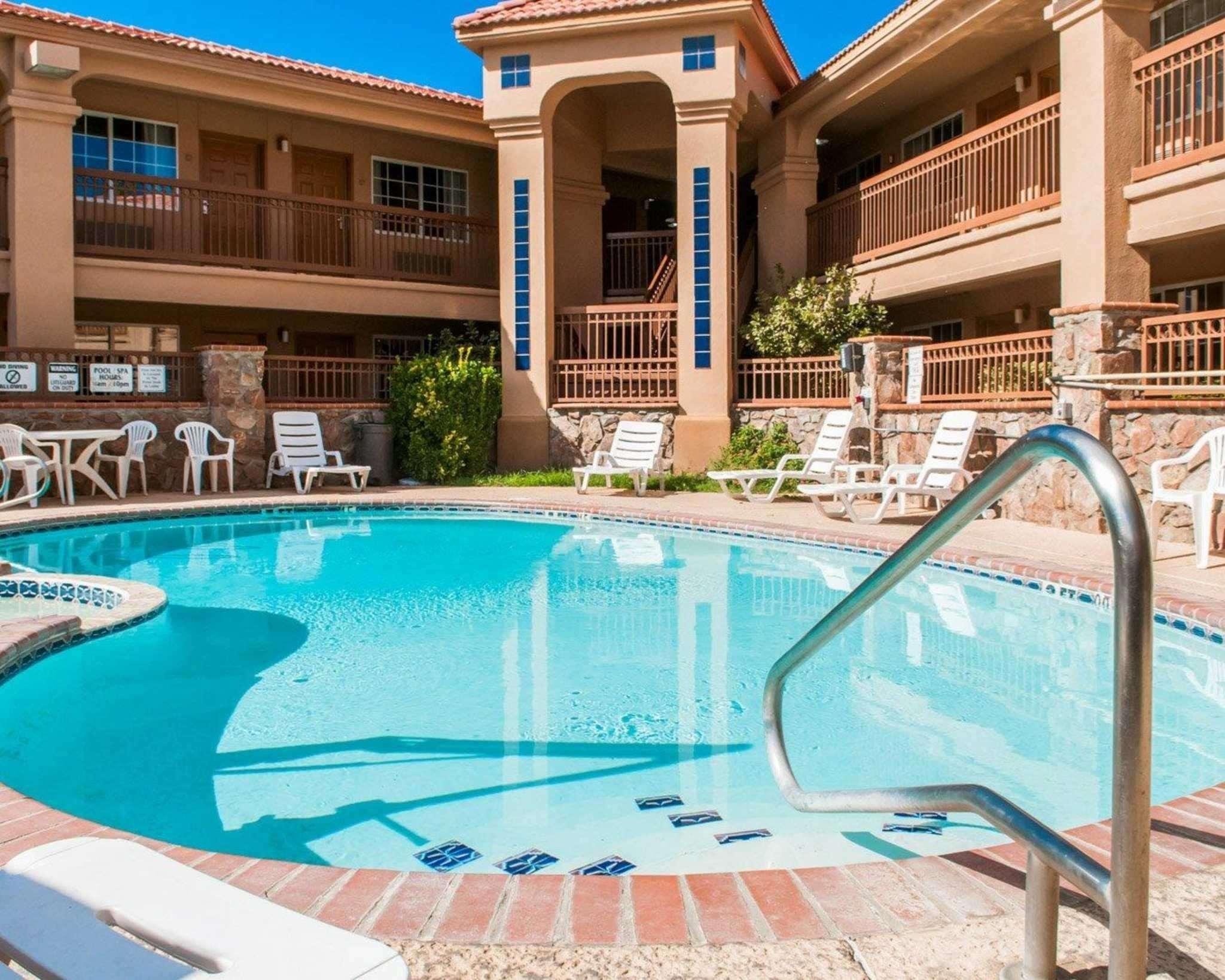 Quality Inn & Suites Las Cruces - University Area Екстериор снимка