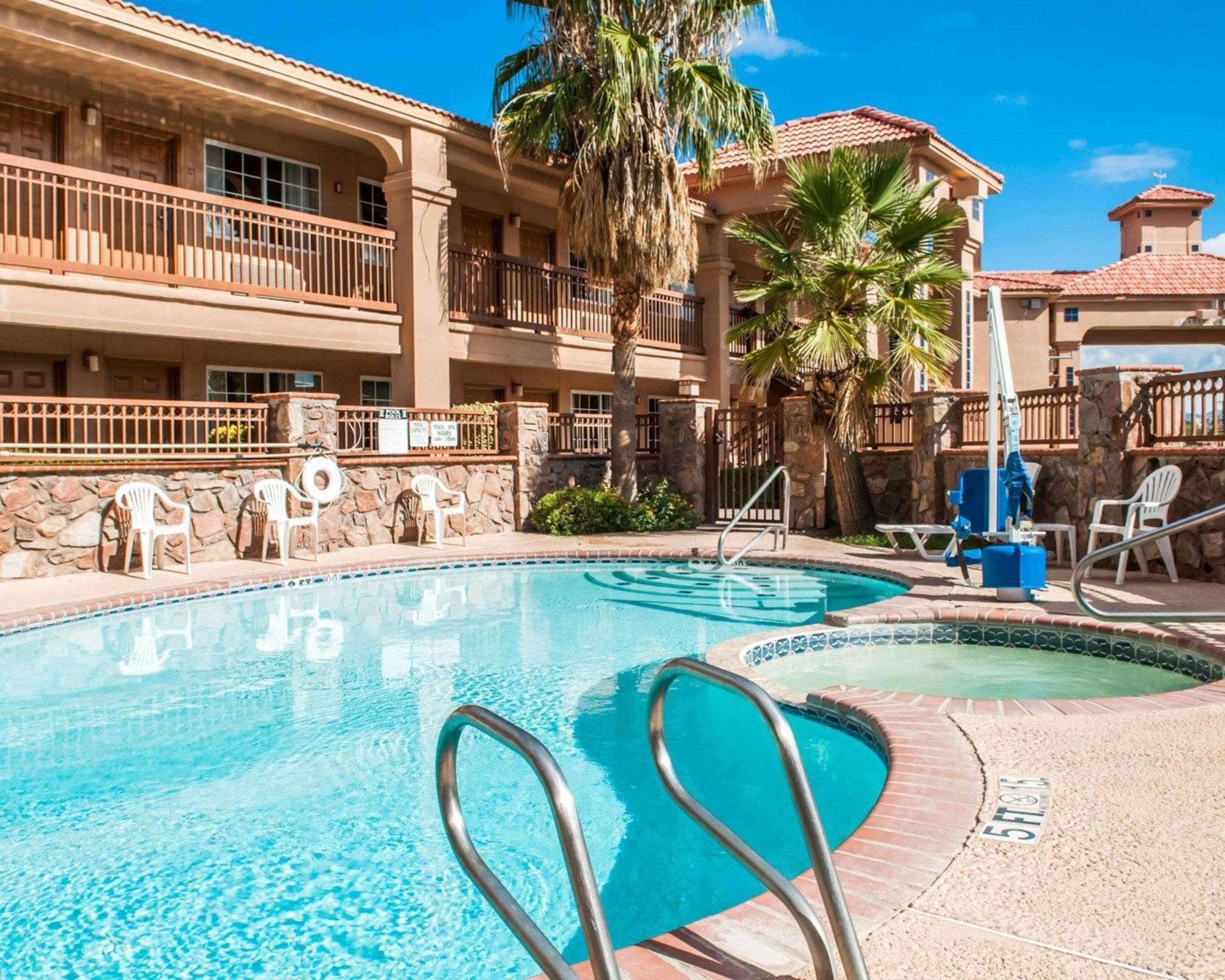 Quality Inn & Suites Las Cruces - University Area Екстериор снимка